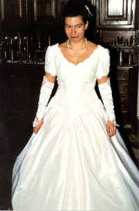 75kleid1.jpg (62032 Byte)